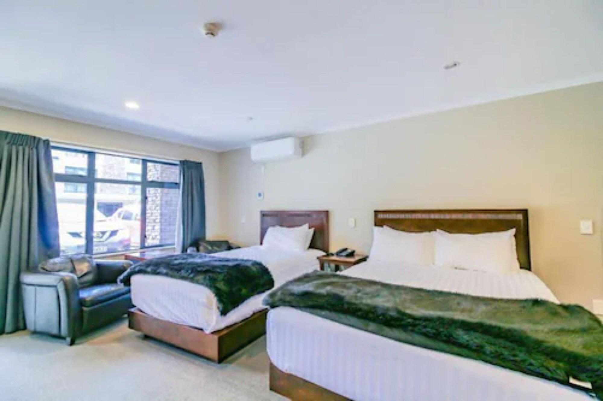 Aotea Motor Lodge Whanganui Kültér fotó A room at the hotel