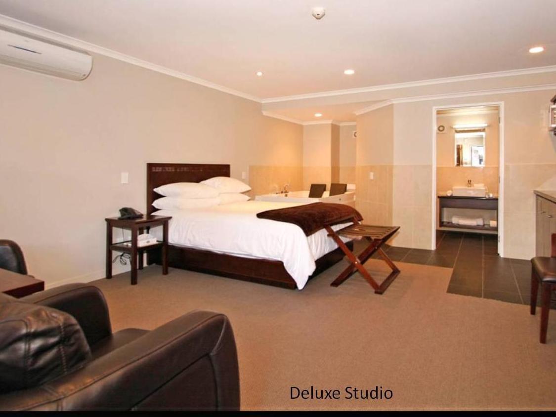 Aotea Motor Lodge Whanganui Kültér fotó Deluxe Studio
